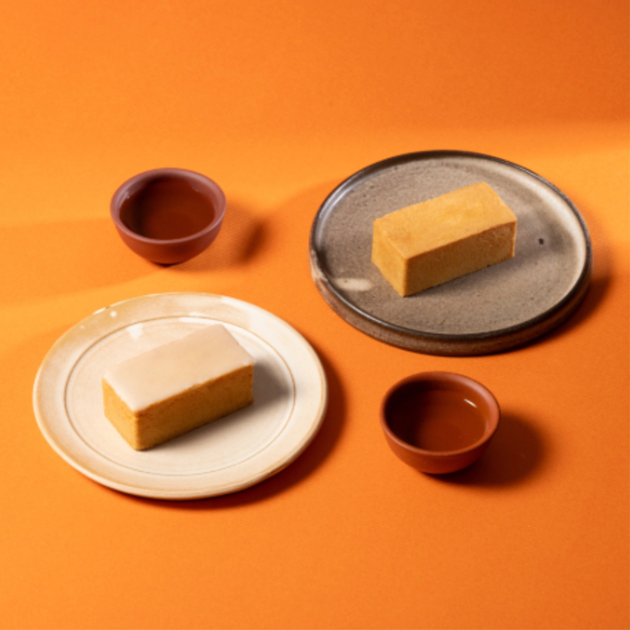 台灣伴手禮：微熱山丘｜鳳梨酥・蘋果酥禮盒（10 入）