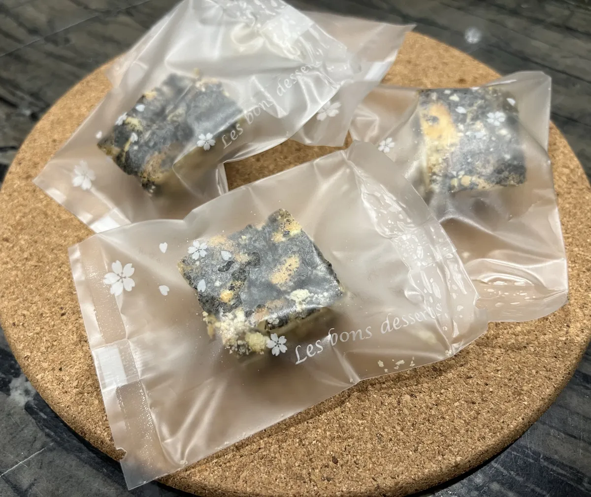 黑芝麻腰果雪 Q 餅